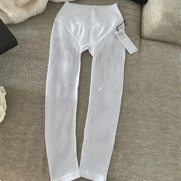 ALO Yoga White Mesh Leggings - Picture 2 of 2